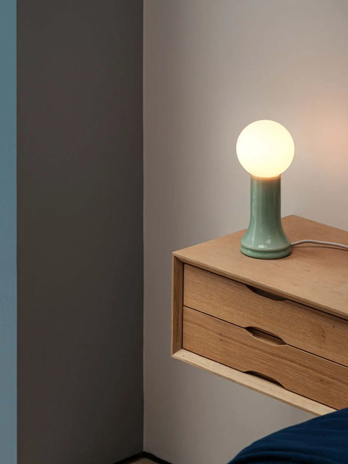 hellgrüne Tischlampe dimmbar Tala Shore Table DesignOrt