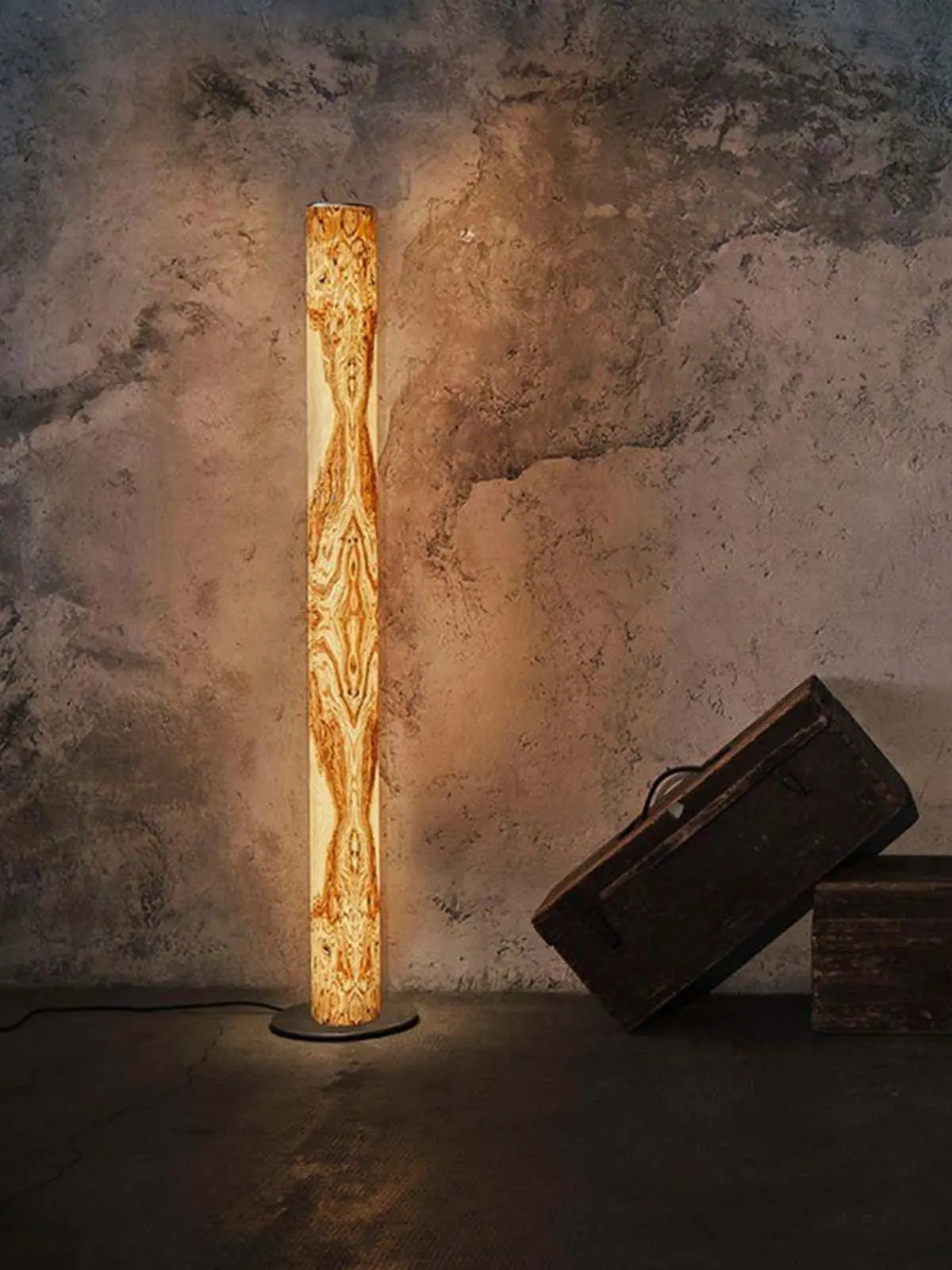 vertikale Stehleuchte Columna Olivesche Maser Leuchtsäule Stehlampe Designort