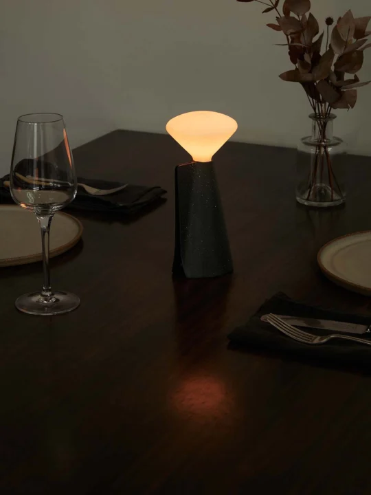 Tischlampe zum Aufladen Lampe von Tala Mantle Tischleuchte online kaufen DesignOrt