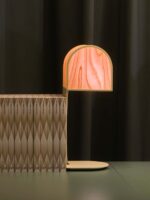 LZF Lamps Osca Table ausgefallene Tischleuchte mit Lampenschirm aus Furnierholz