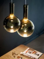 tropfenförmige Glasleuchte Raindrop von LOOM Design elegante Beleuchtung bei DesignOrt