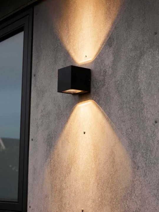 skanidnavische Wandleuchte LOOM Design Alf Wandlampe daußen drinnen
