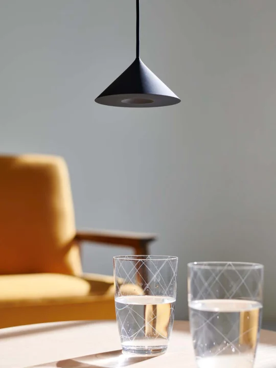 kleine LED Leuchte von NYTA Pi Designerlampe bei DesignOrt Onlineshop