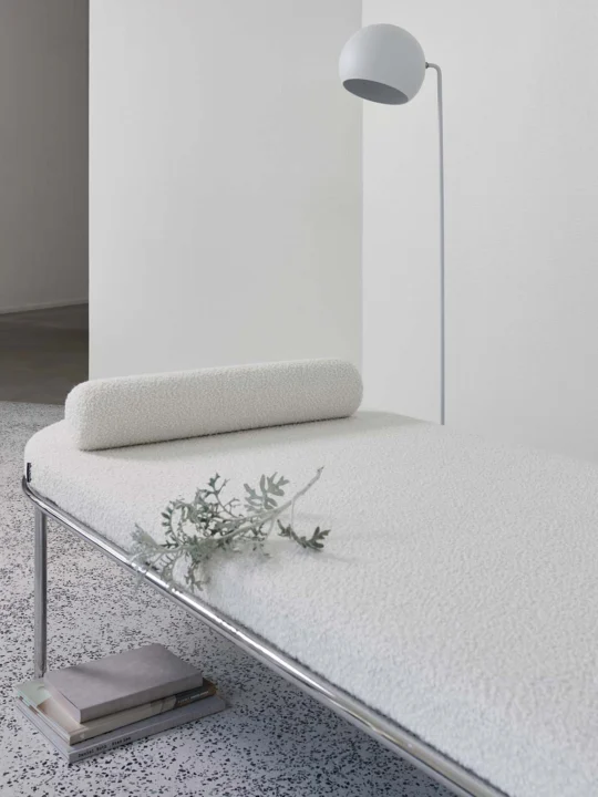 Stehlampe mit beweglichem Lampenschirm NYTA Tilt Globe Floor online kaufen DesignOrt