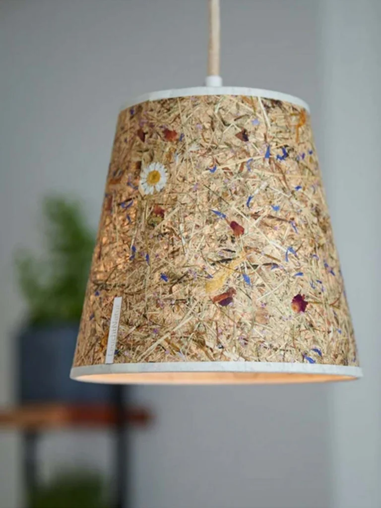 konische Hängelampe aus Almheufurnier Konus von LeuchtNatur online kaufen bei DesignOrt