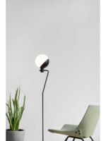 GRUPA Baluna Stehleuchte in modernem Interieur