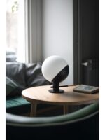 GRUPA Baluna Tisch- und Wandleuchte in modernem Interieur