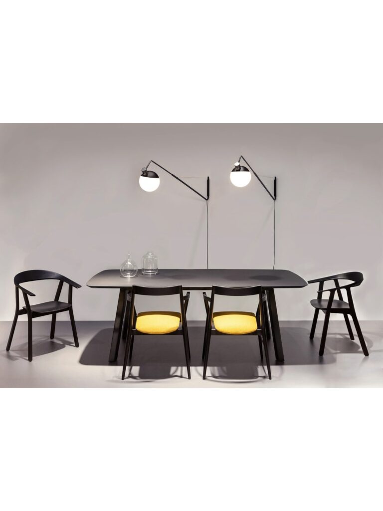 GRUPA Baluna Wandleuchte Long in modernem Interieur
