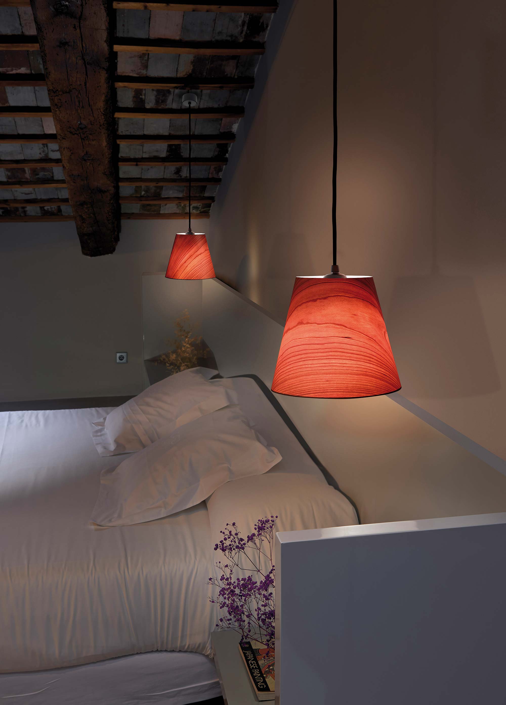 LZF Lamps Neuheiten Zeta Conica Pendelleuchte Kirschholz Schlafzimmer
